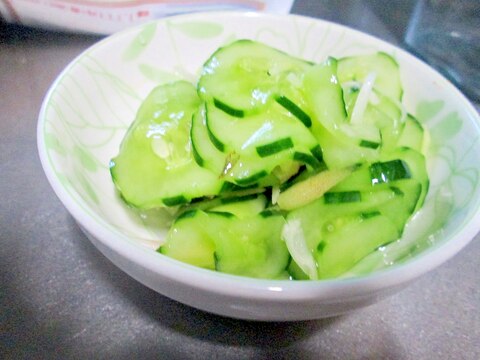 市販の調味料で簡単♪キュウリの酢の物